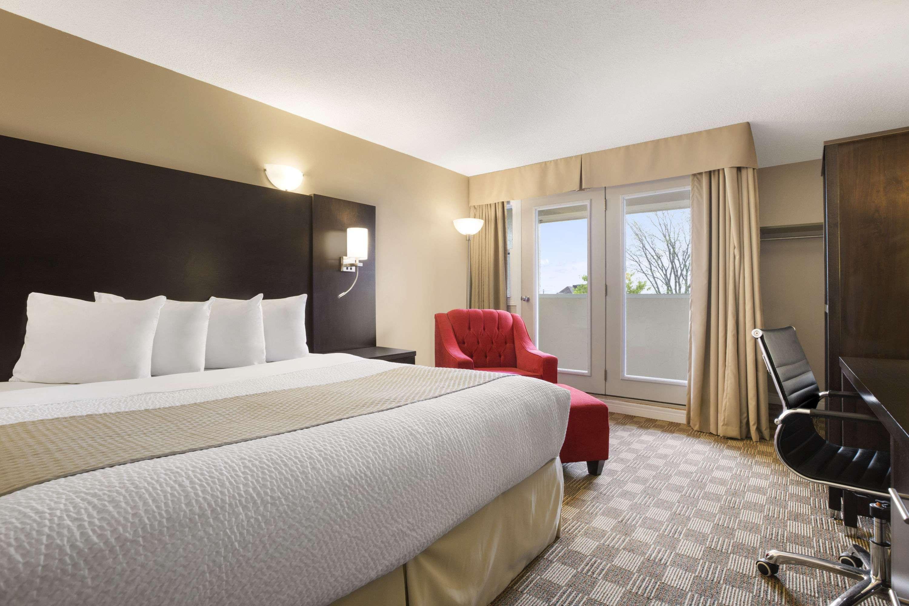 Days Inn & Suites By Wyndham North Bay Downtown Zewnętrze zdjęcie