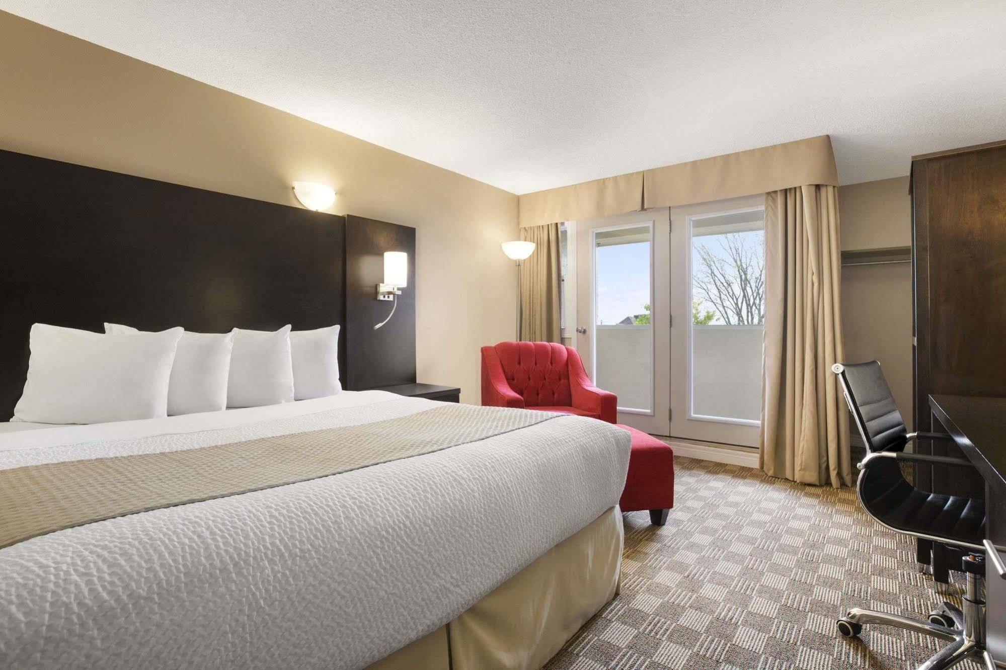 Days Inn & Suites By Wyndham North Bay Downtown Zewnętrze zdjęcie